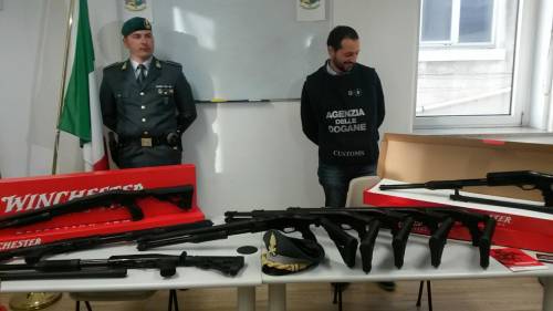 Maxi sequestro di armi al porto di Trieste