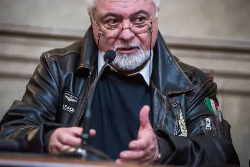 Sparò al ladro, per i giudici è innocente ma il Tar gli toglie l'arma
