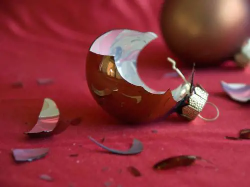 I genitori contro i canti arabi, gli insegnanti: "O così o niente Natale"