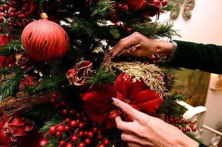 Altro che ripresa, gli italiani tagliano (ancora) le spese per Natale