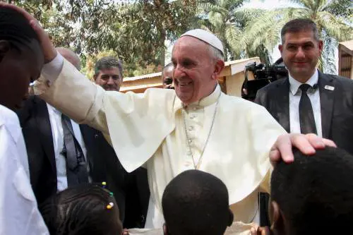 Parrocchie chiuse ai migranti: il flop dell'appello di Bergoglio