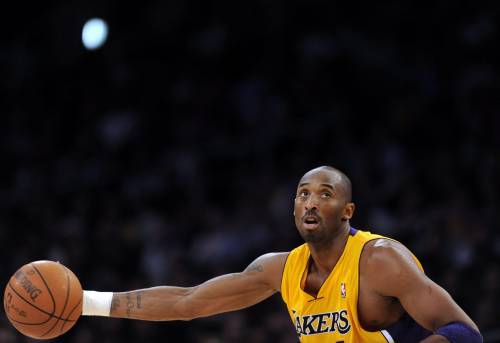 Kobe Bryant annuncia il ritiro dal basket