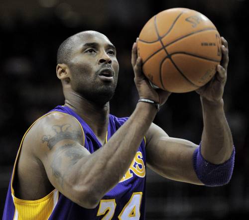 Kobe Bryant dice addio
