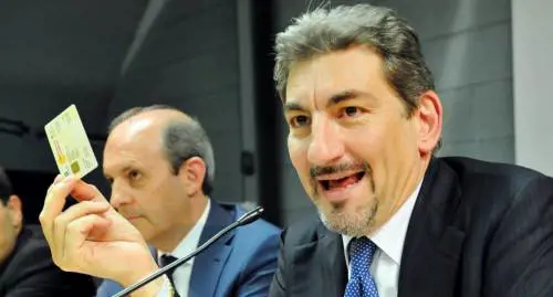 Cattaneo contro i preservativi come strumento di prevenzione