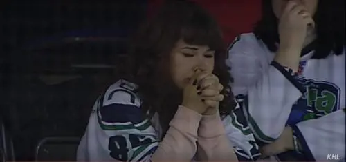 Hockey choc in Russia: lama dell'avversario taglia la gola a un giocatore