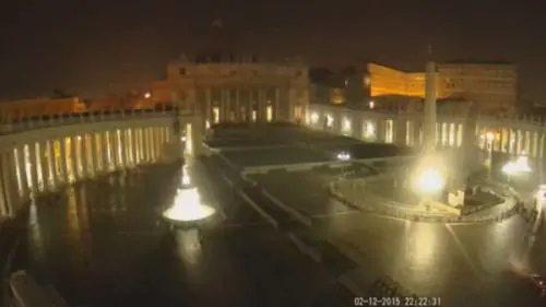 Mistero a piazza San Pietro: Cupola al buio da ore