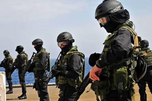 Forze speciali italiane in Libia per preparare la guerra all'Isis