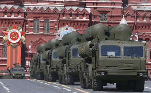 Putin schiera gli S-400 per difendere la Crimea