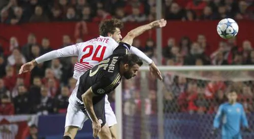 Un gol dell’ex Llorente stende la Juve a Siviglia