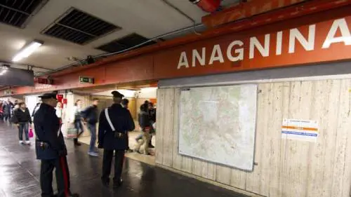 Arma giocattolo in metro a Roma: controlli dell'esercito