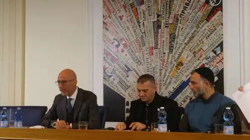I miei 140 giorni nelle mani dell'Isis: padre Mourad racconta il suo sequestro