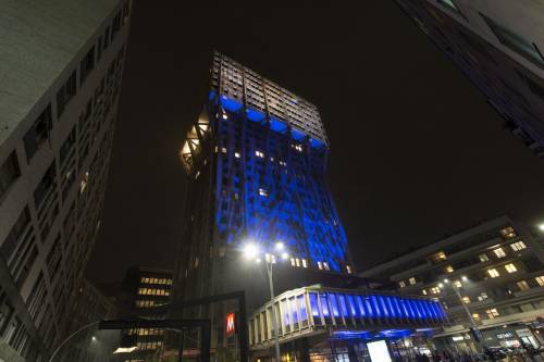 La Torre Velasca si illumina di blu