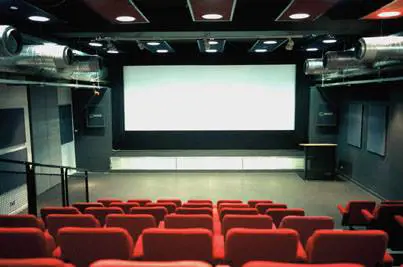 Dopo strage di Parigi cinema e teatri più vuoti a Roma e Milano