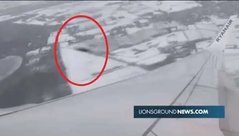 "Un ufo ha sfiorato l'aereo Ryanair": il giallo in un video