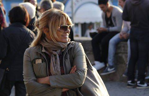 Grillina giustifica l'immigrato assassino: "Quella donna se l'è cercata"