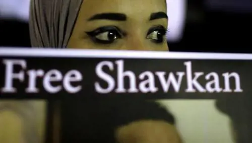 Giornalisti manifestano per Mahmoud Abou-Zeid davanti alla sede del sindacato al Cairo