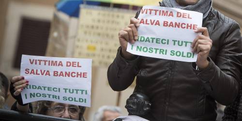 Banca Marche, impiegati minacciati dai clienti: "Vi bruciamo tutto"