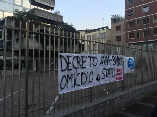 Fratelli d'Italia a Milano contro il dl "salva-banche"