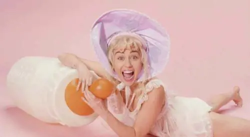Miley Cyrus, bebè per il nuovo singolo