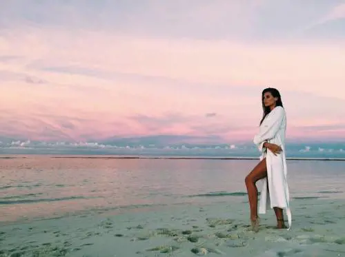 Dayane Mello nuda in spiaggia