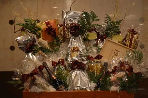 Per Natale amici e parenti si prendono per la gola