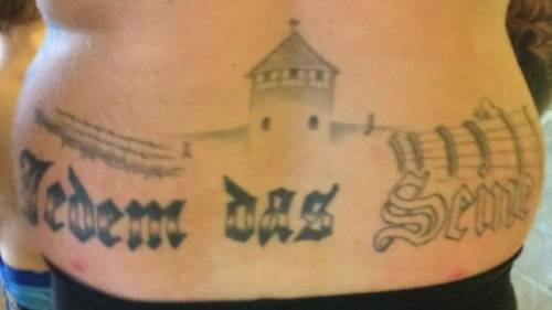 Tatuaggio nazista sulla schiena Arrestato un politico tedesco