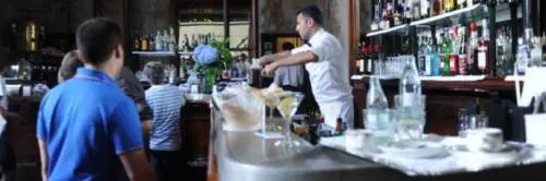 Affetto da autismo: per questo viene mandato via dal bar