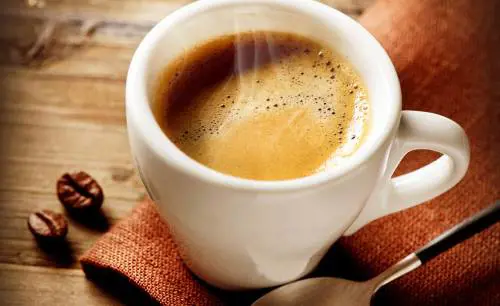 Burro nel caffé per dimagrire. Ecco la nuova dieta delle star
