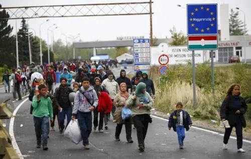 Immigrazione, giro di vite dell'Austria: "Respingiamo in Slovenia chi mente sulla nazionalità"