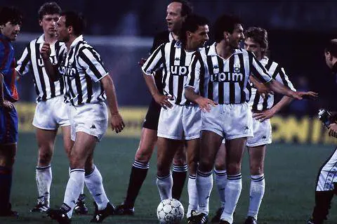 L'ex allenatore della Juve sbrocca al posto di blocco e finisce in tribunale
