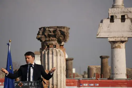 Renzi si fa lo spot a Pompei