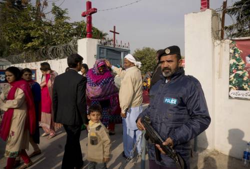 "Il Natale minaccia l'islam". E i paesi musulmani lo vietano