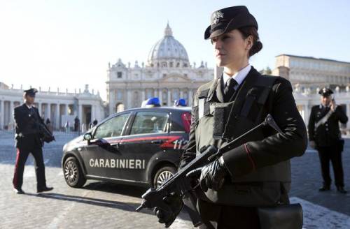 Roma, arrestato un britannico: documenti falsi
