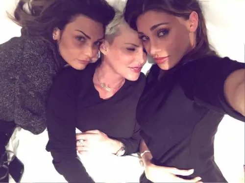 L'attacco a Belen: "Ai tuoi figli non ci pensi?"