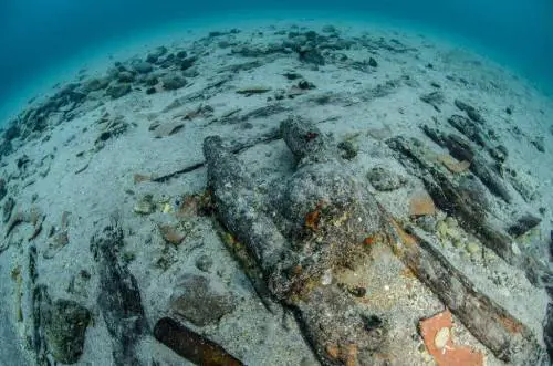 Un vascello medievale riemerge dalle acque del Salento