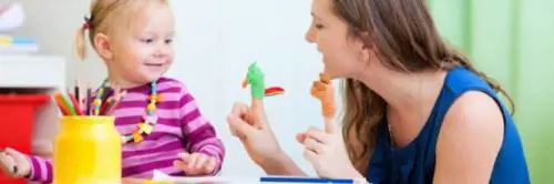 C'è il Facebook del baby-sitting: la tata diventa "social"