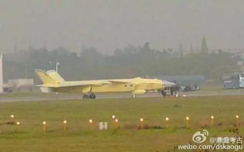 Cina, avviata produzione di caccia di quinta generazione