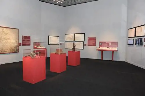 Il racconto di Roma attraverso mappe e medaglie