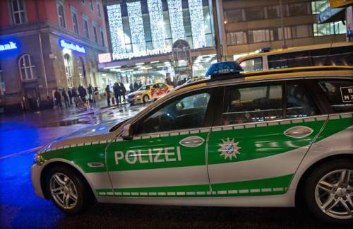 Berlino, adolescente attacca uomo lanciandogli acido in faccia