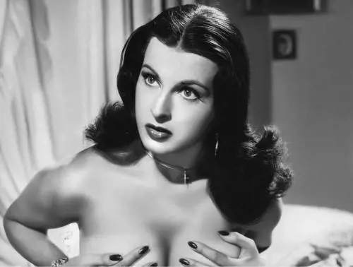 Addio all'icona sexy che con lo sguardo faceva sognare l'Italia
