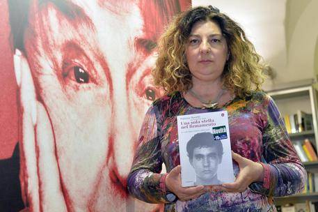 Patrizia Aldrovandi: "Anche io pubblicherei le foto di chi ha picchiato mio figlio"