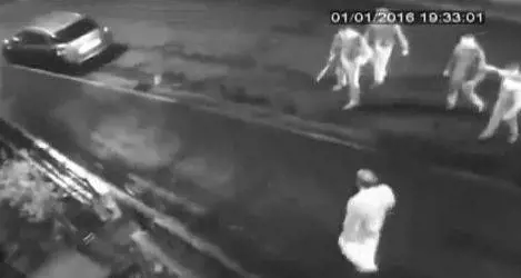 Capodanno, uomo massacrato con mazze da baseball da 35 ragazzi