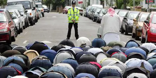 Regole chiare per chi viene da noi, o ci ritroveremo colonizzati dall'islam