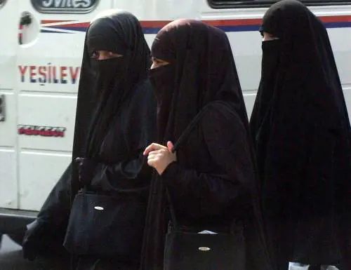 Sono 220 le jihadiste francesi che vivono nel Califfato