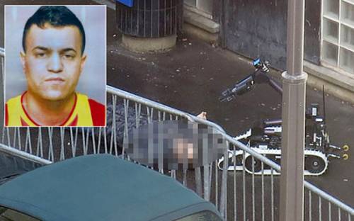 L'aggressore del commissariato a Parigi era tra i molestatori di Colonia?