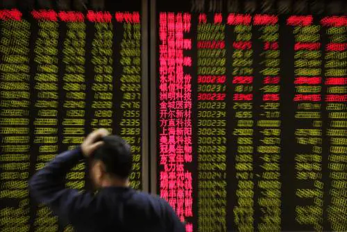 Borse, nuovo tonfo a Shanghai