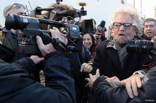 Parlamentari spiati, la replica di Grillo: "Solo fango, hanno paura"