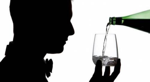 Nasce l'idrosommelier, per abbinare l'acqua giusta ad ogni piatto