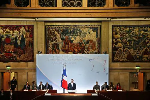 Francesi in piazza contro il jobs act di Hollande