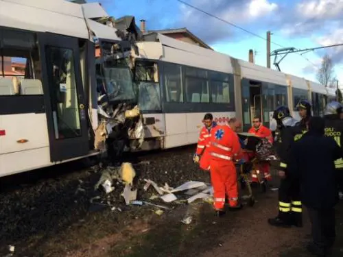 Semaforo spento da un mese. Strage sfiorata fra due treni